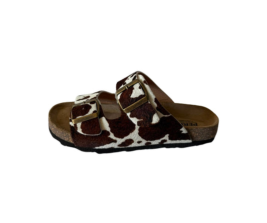 Chinelo de fivela Pelo Castanho
